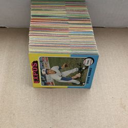 1975 Topps Baseball Card Set Of 215 Different Cards