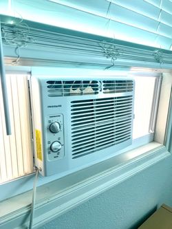 Window air conditioner