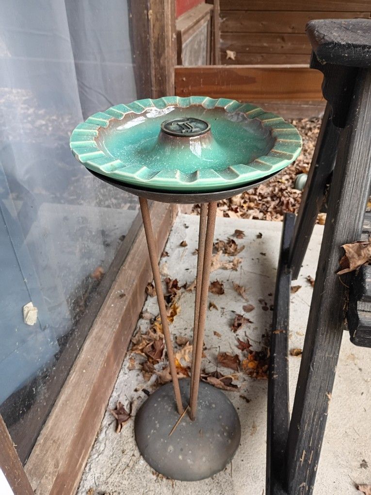 FREE Vintage Ash Tray + Stand