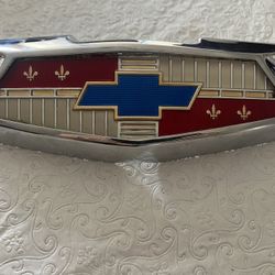 1954 Hood Emblem & Bezel