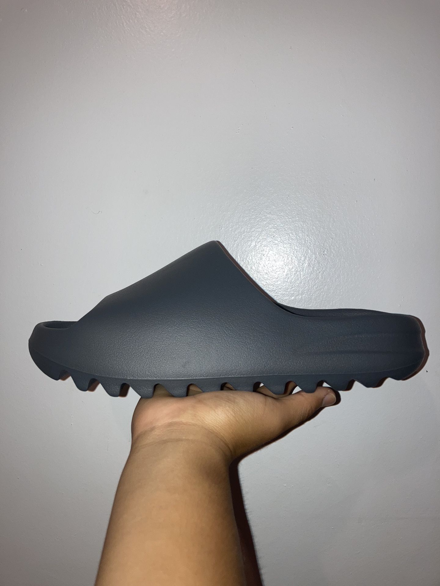 Yeezy Slides Slate Grey