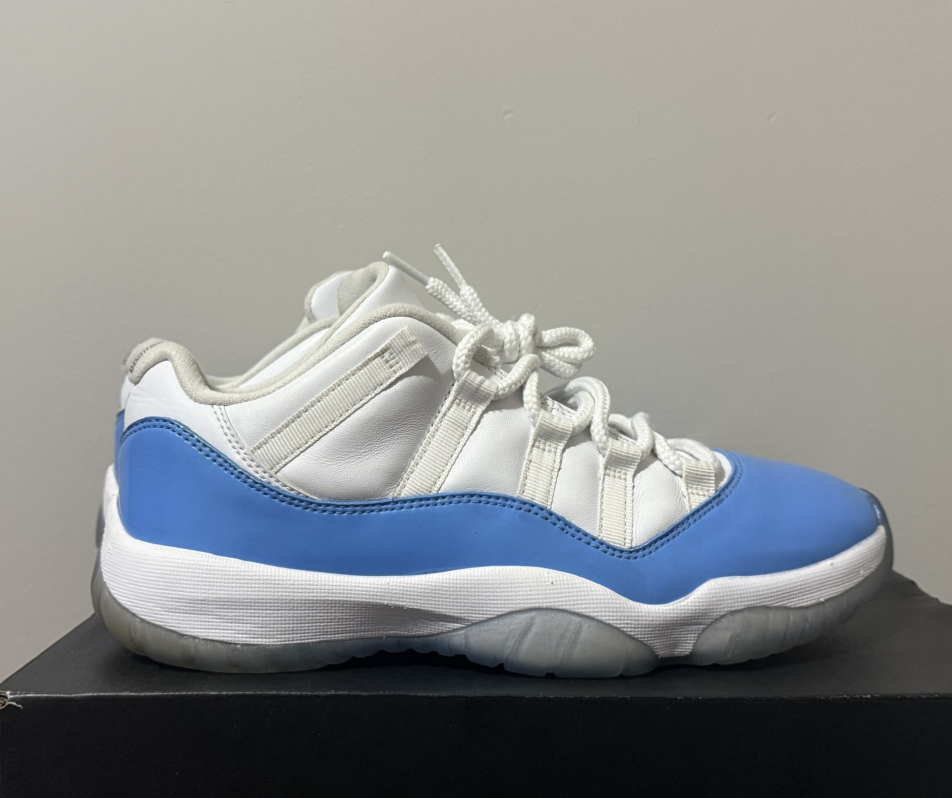 Jordan 11 UNC low