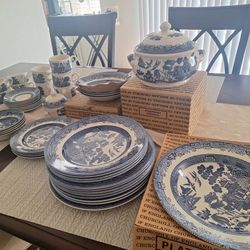 Dinner Plates Set