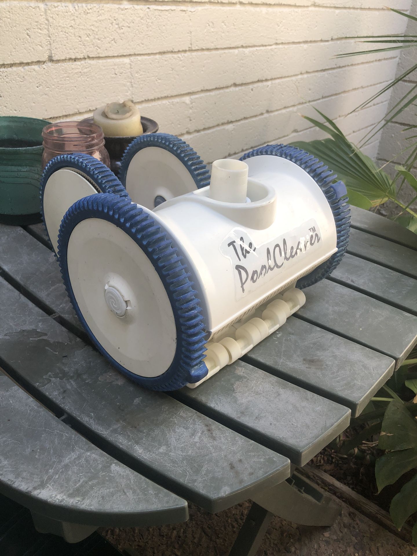 Pool Cleaner Hayward 4 Wheeler