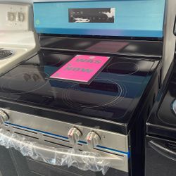 New Scratch And Dent Frigidaire Glass Top Stainless Steel Range. 1 Year Warranty 