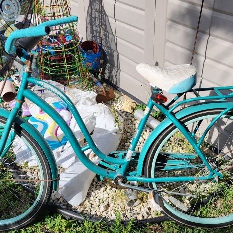 schwinn cruiser-bicycles mikko huron adult beach cruiser bike 7-Speed | Black The padded spring seat adds lasting comfort $15/mo - Finance Schwinn Cruiser