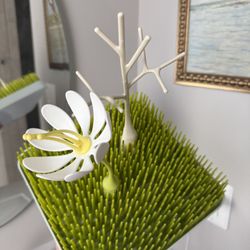 Boon Lawn Green Grass Countertop Drying Bottle Rack with Accessories - 9"x9"