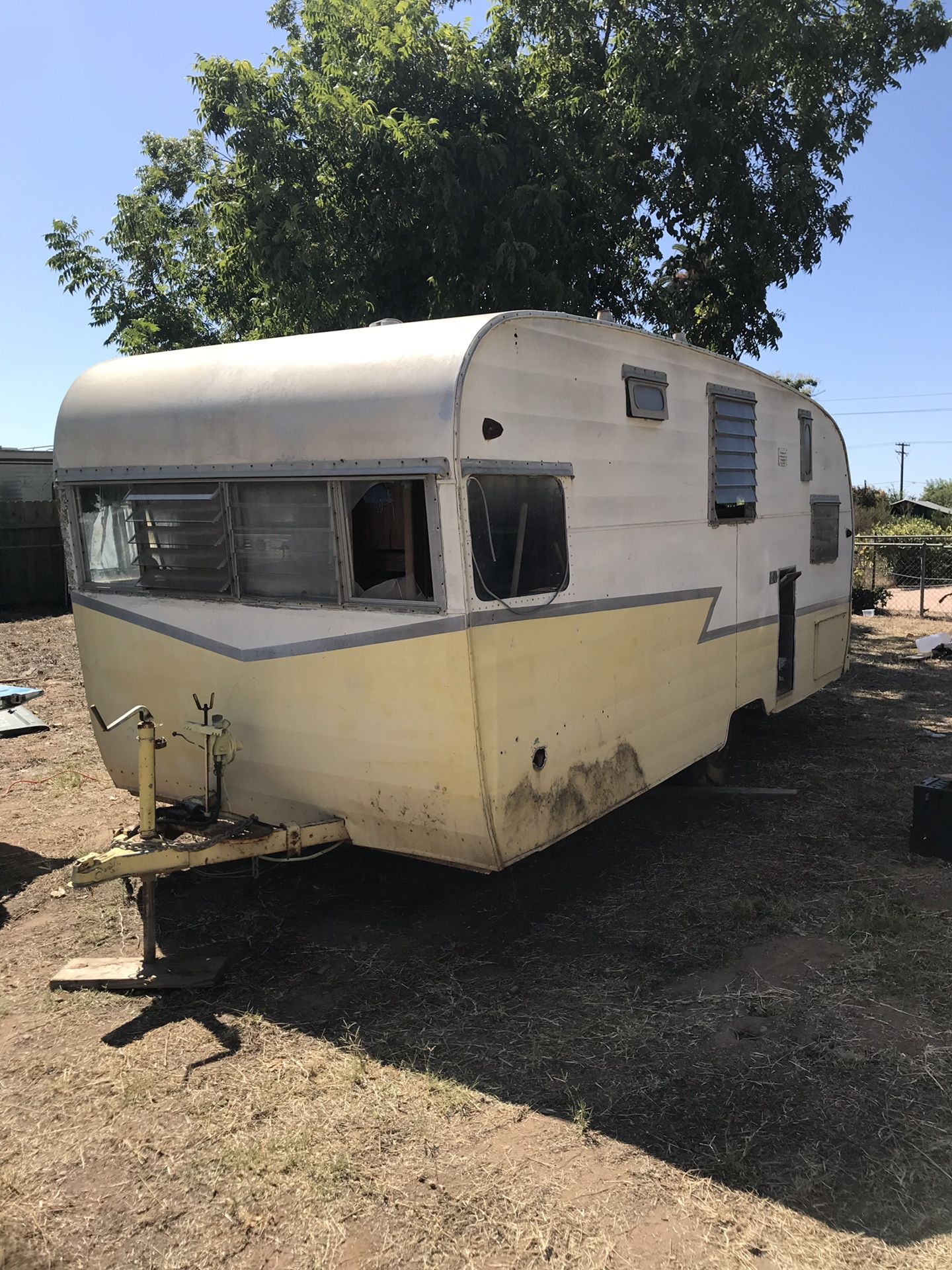 1950s SHASTA DELUXE VINTAGE CAMPER TRAILER CANNED HAM