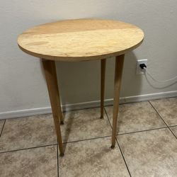 round accent table end table with slender legs modern style