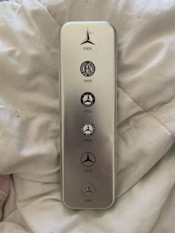 Mercedes Benz pins. Vintage. Excellent condition