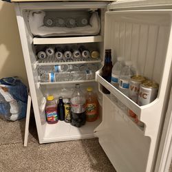 GE mini fridge