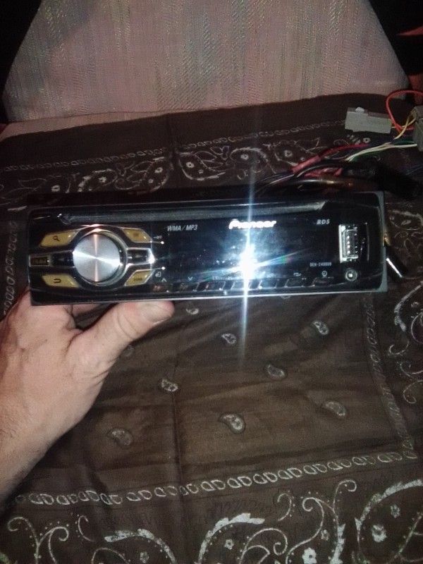 Pioneer DEH-2400UB