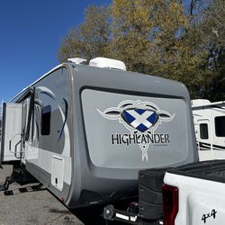 2017 Highland Ridge toy hauler  Highlander 31RGR 