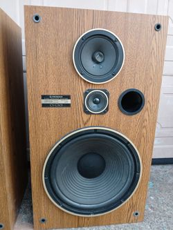 1981 vintage Pioneer speakers