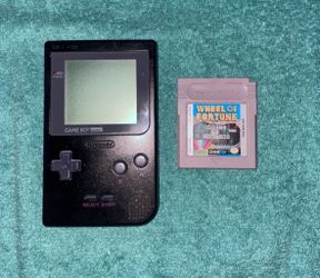 BLACK NINTENDO GAMEBOY POCKET HANDHELD CONSOLE WITH VIDEO GAME