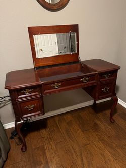 Vanity / Desk