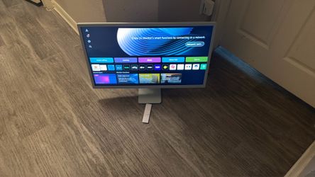 LG Smart Tv and Monitor 32in 2024 Sage Green