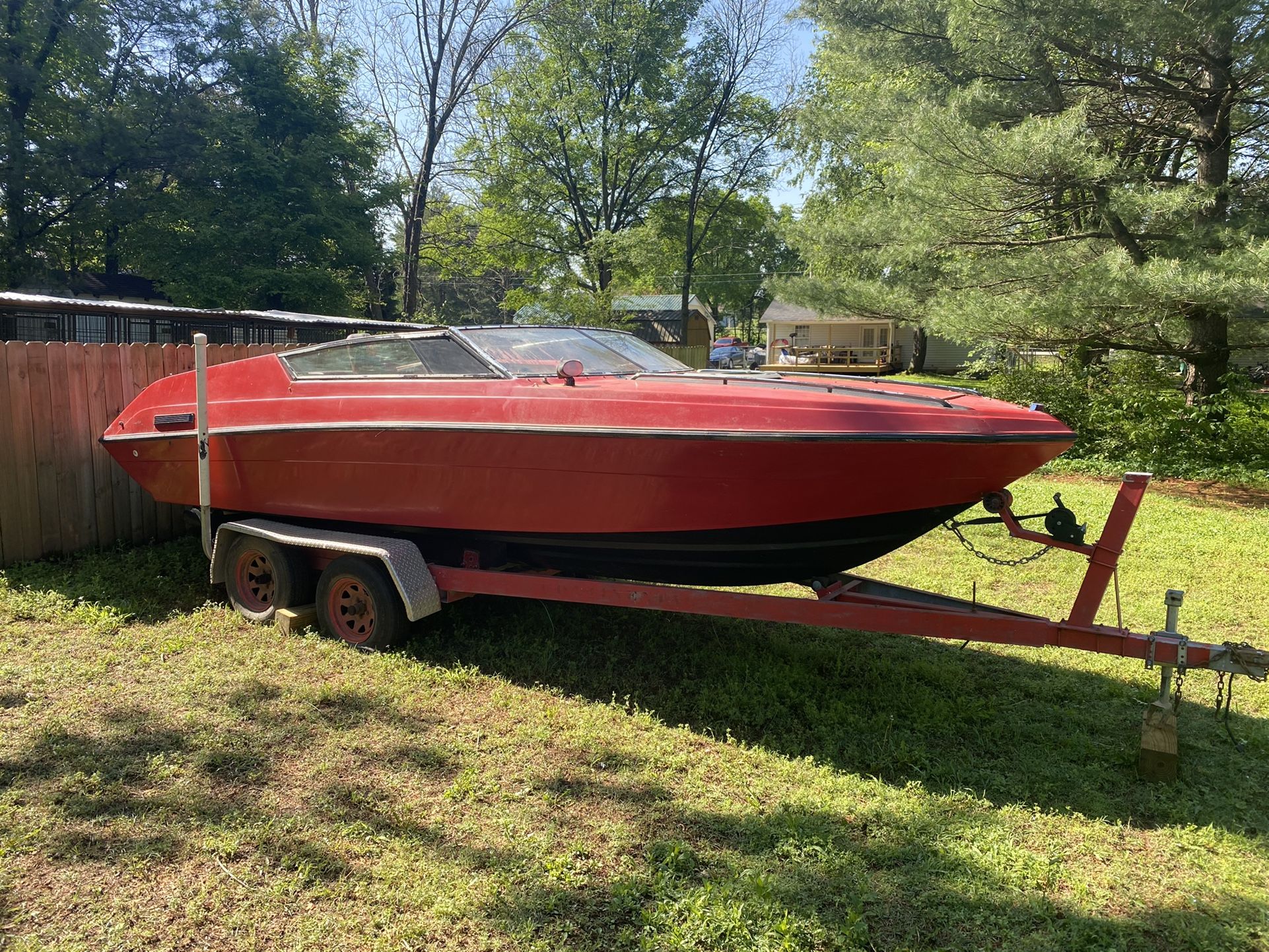 Photo 21ft FOUR WINNS 5.7 Vortec V8 Engine Project Boat