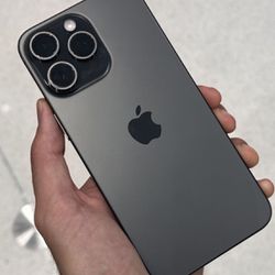 iPhone 15 Pro Max Black Titanium 