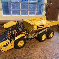 Lego Technic Dump Truck