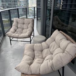 Patio Set - 2 lounge chairs + side table