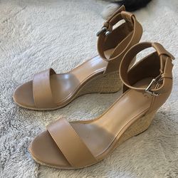 Woman wedges, size 8