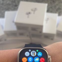 Earphones & Headphones 