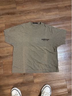 Essentials tee