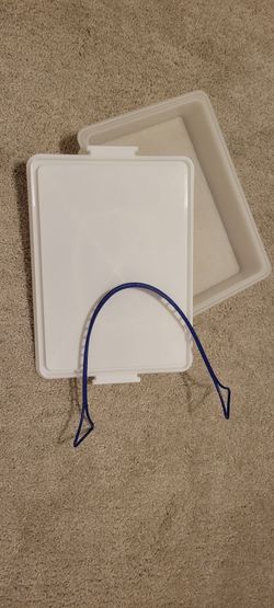Tupperware cake carriers