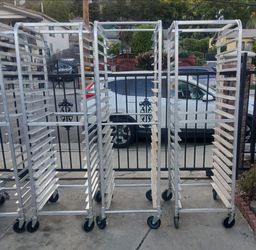 BUN PAN RACK 20. TIER COMMERCIAL BAKERY RACK ALUMINUM SHEET PAN SPEED RACK WITH BRAKE WHEELS