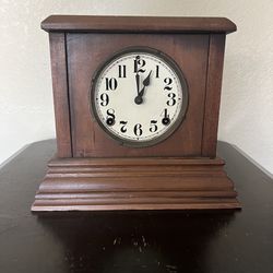 Mantle Clock Wood Frame Antique Vintage 