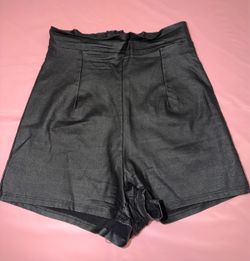 Windsor women’s faux leather black shorts size x-small