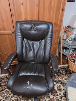 Free used desk chair