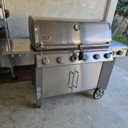 Weber Genesis II LX  S-640 Only $400