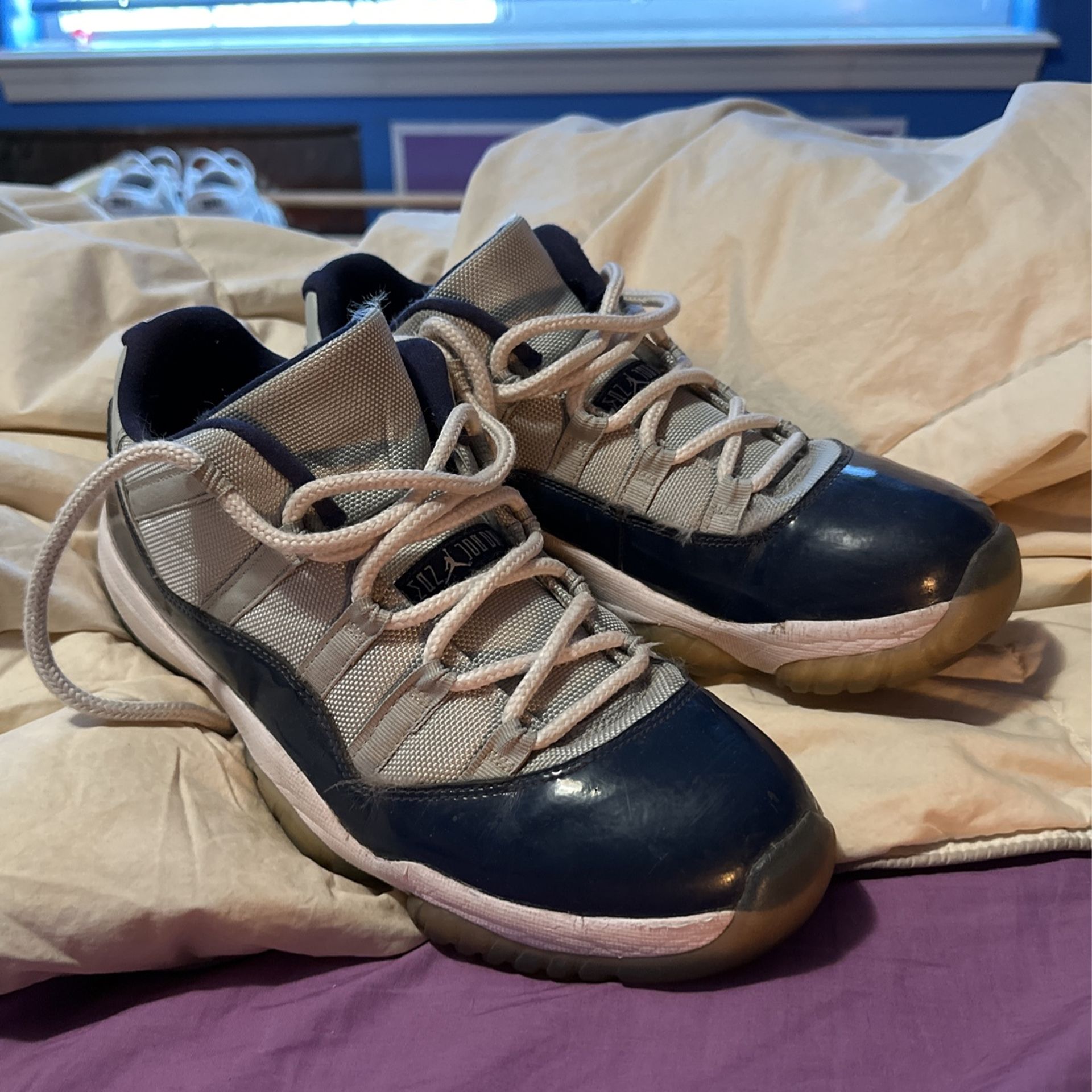 Jordan 11 Georgetown (size 10) 