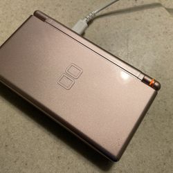Nintendo DS Lite  (Coral Pink)