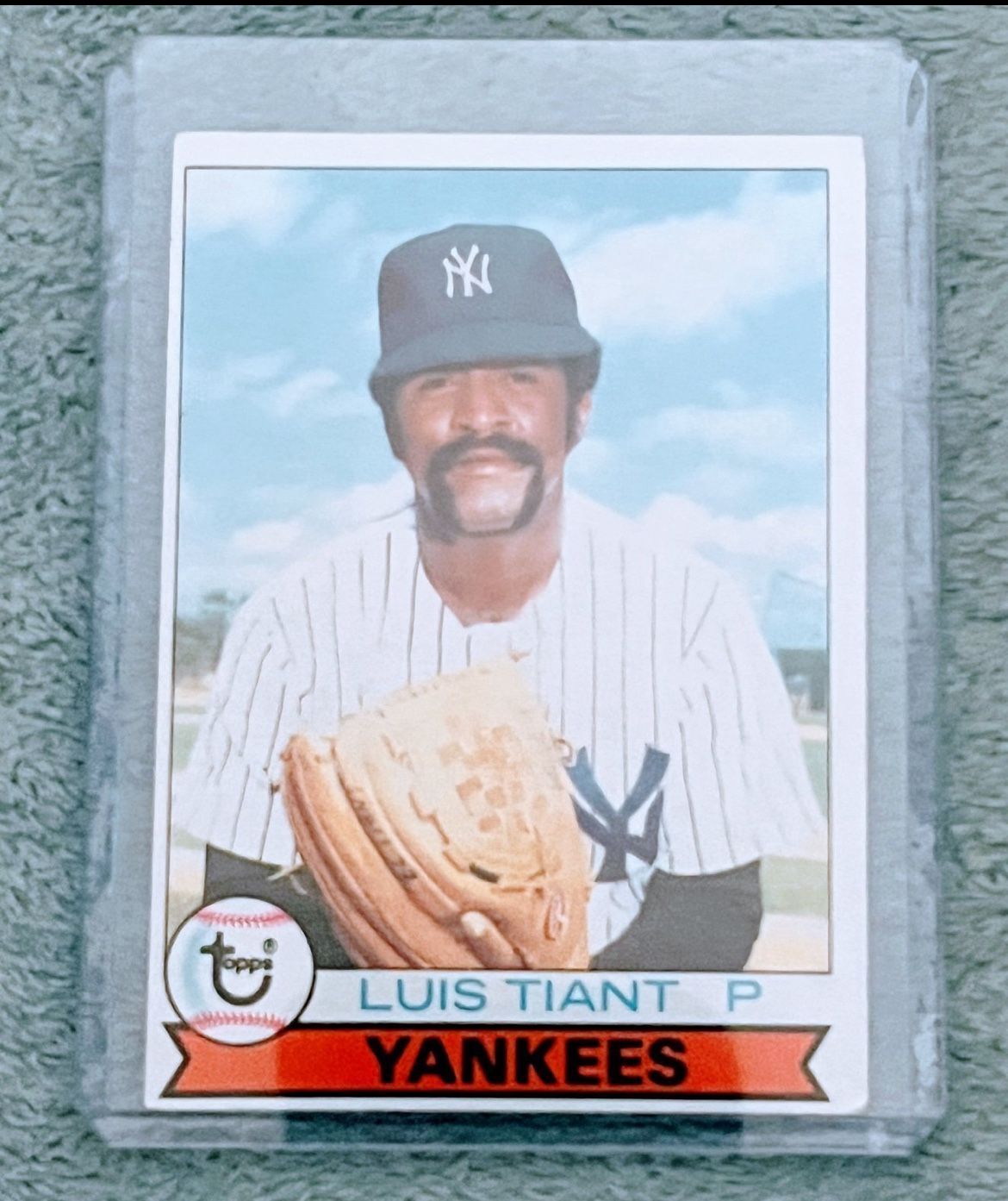 1979 Topps Burger King New York Yankees Luis Tiant New York Yankees #8
