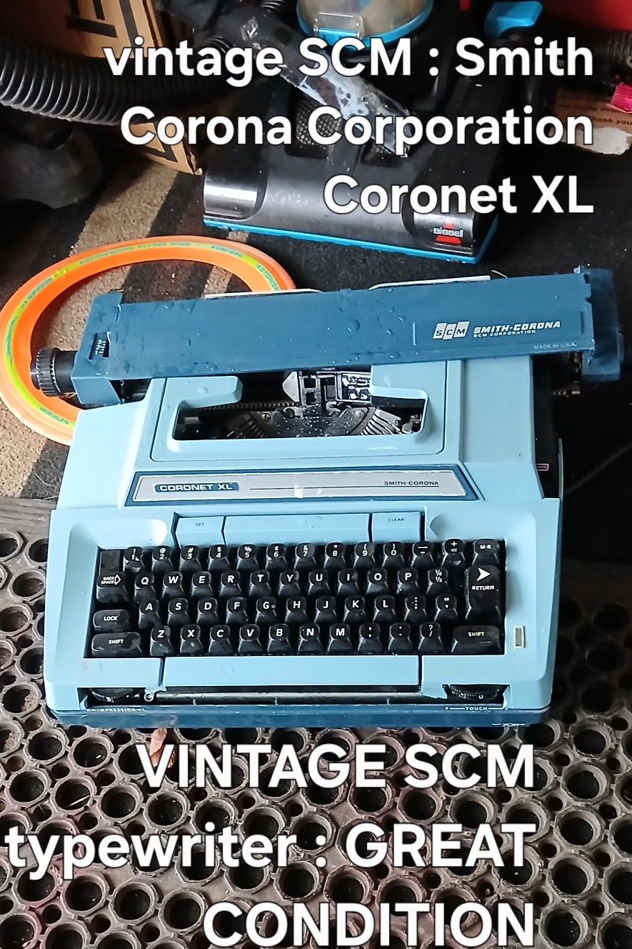 Vintage SCM Smith Corona Coronet XL Typewriter