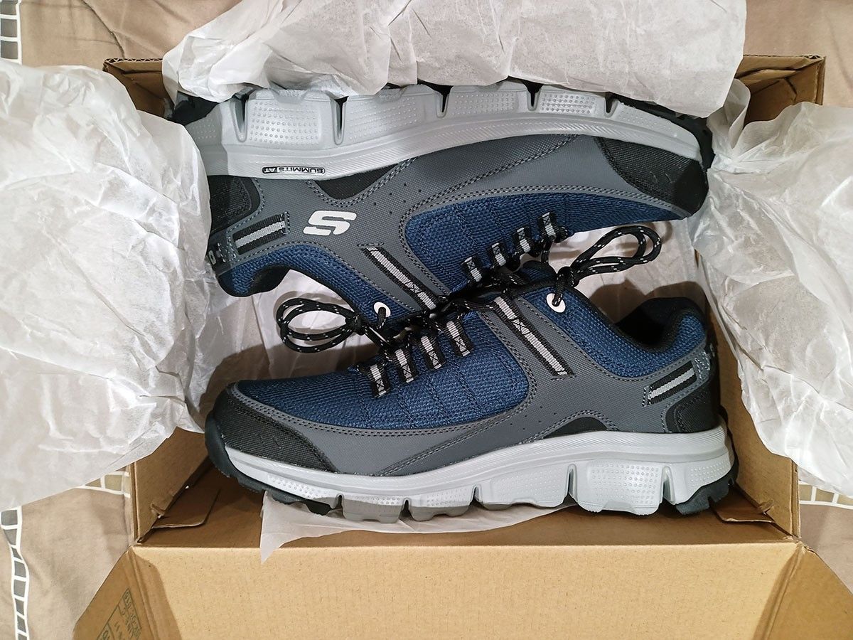 NIB Skechers Summit Memory Foam 10.5