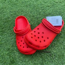 Crocs Unisex-Adult Classic Clogs (Red)Size 4m/6w to 7m/9w 