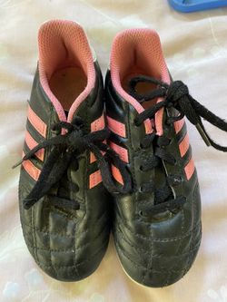 Soccer cleats