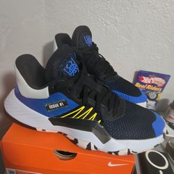 Mens ADIDAS Size 10