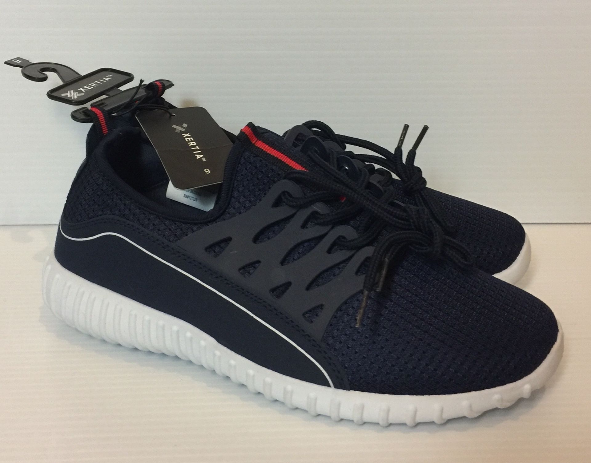 NEW Men’s XERTIA Shoes. 29.99$ Retail