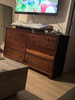 Bedroom set