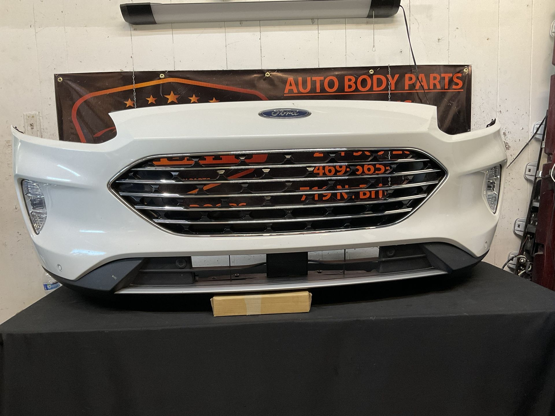 FORD ESCAPE TITANIUM 2020-2022 FRONT BUMPER OEM