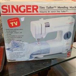 Singer Tiny Tailor 