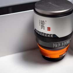 Blazar Apex  35mm AF anamorphic L mount 1.33x squeeze
