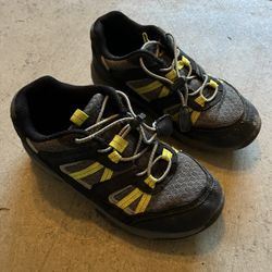 Boys Shoes Size 3