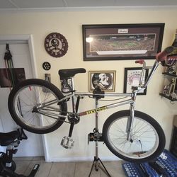 Fitbikeco Twenty-Two BMX bike