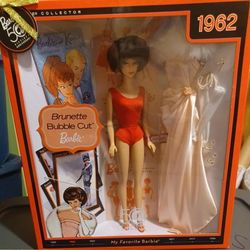 1962 Vintage Barbie Doll Reproduction Midge Brunette Short Bob Cut Hair Red Swimsuit Heels